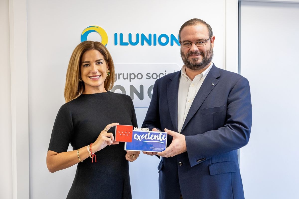 De izquierda a derecha, Elena Mantilla y Pedro Antonio Martín.