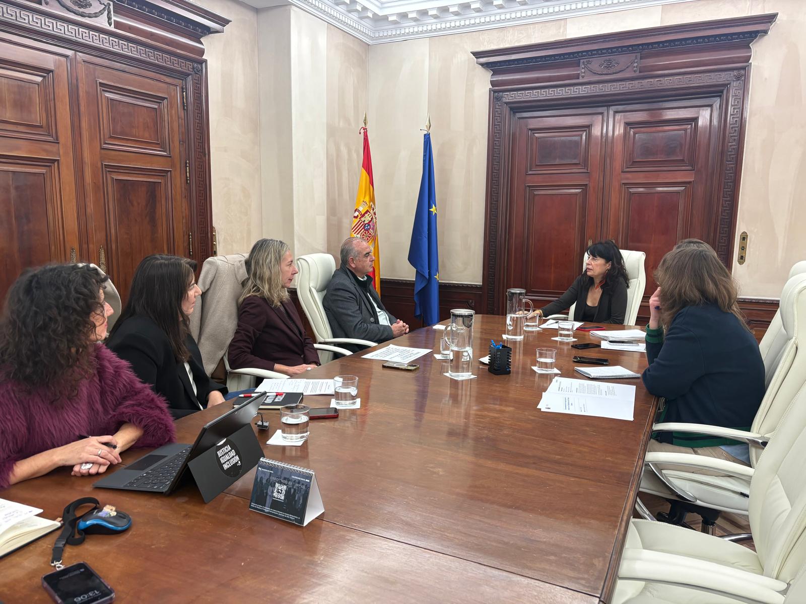 Reunión de la Plataforma con la ministra