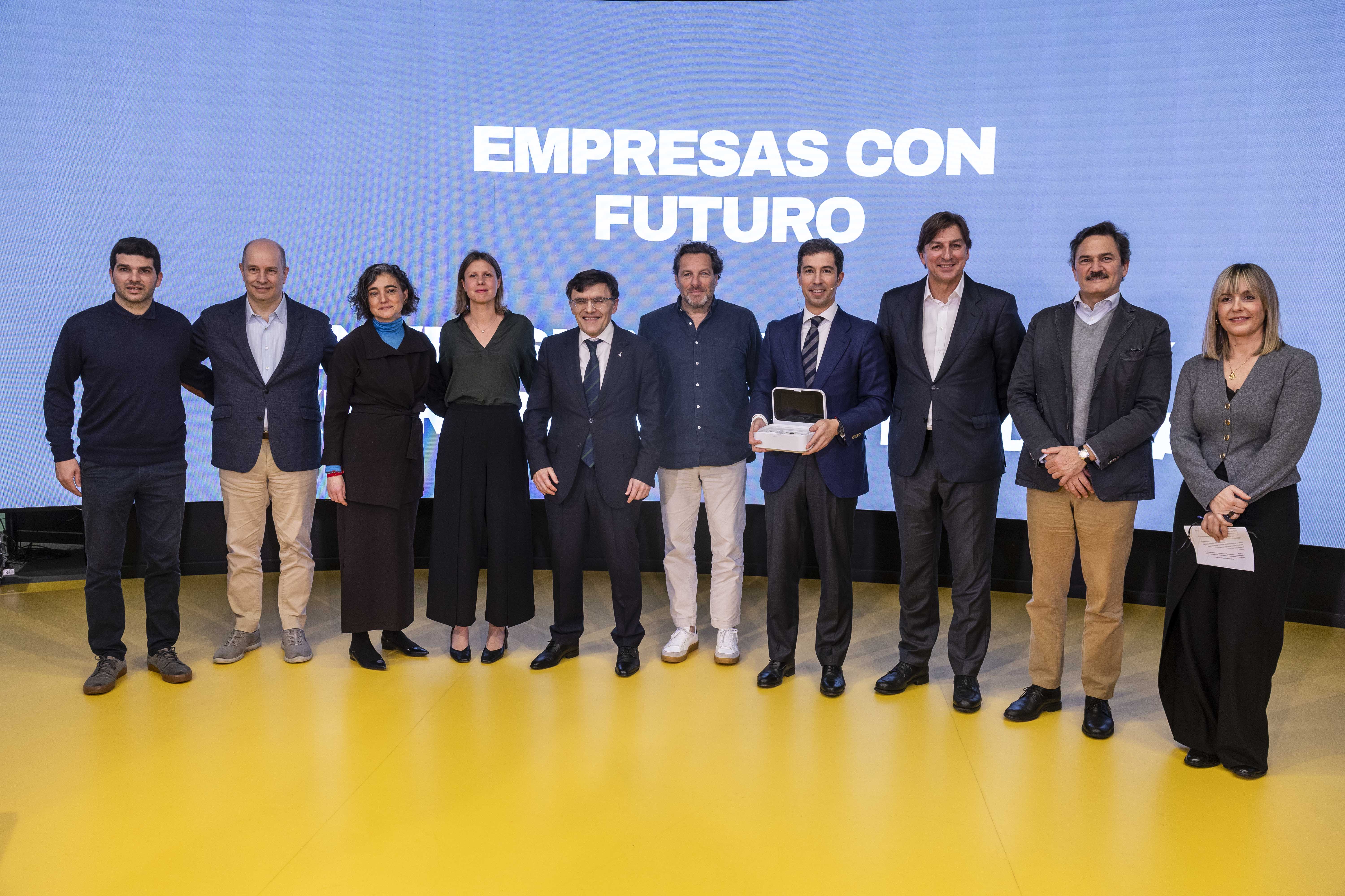 Foto de familia del encuentro organizado por Fundación ONCE y Unlimited