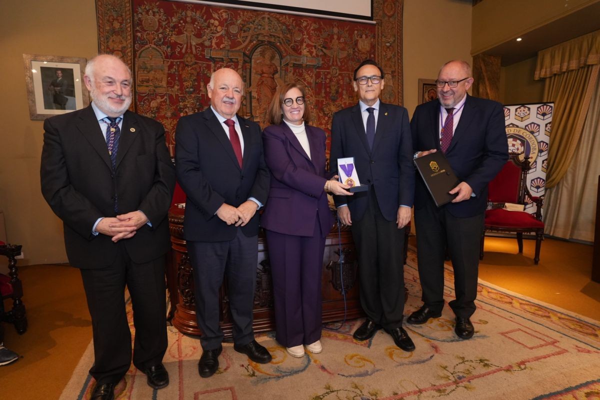 Foto de la entrega del galardón a Fundación ONCE | Foto Universidad de Córdoba