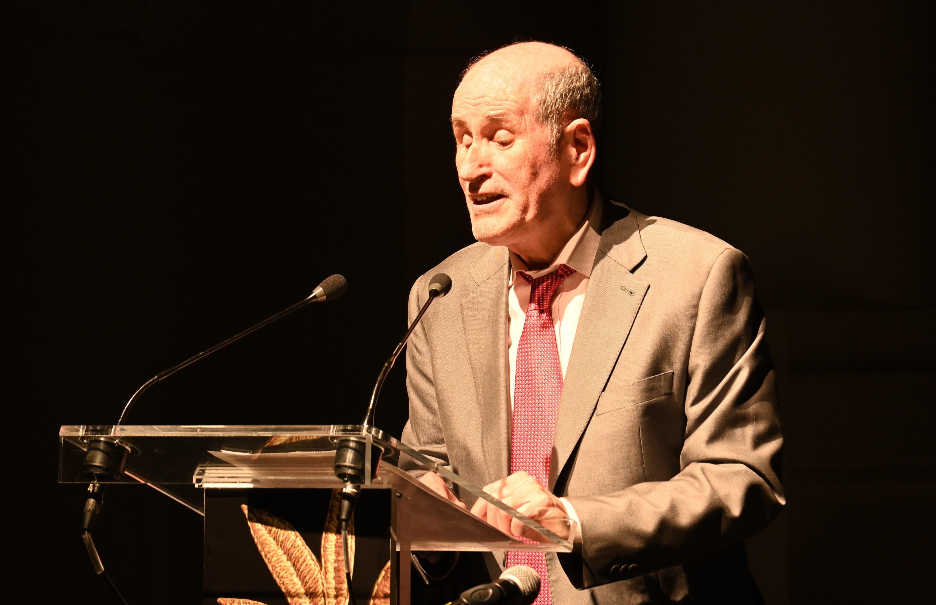 Juan León Capilla durante su intervención en el primer Pregón Inclusivo de la Semana Santa, en Sevilla