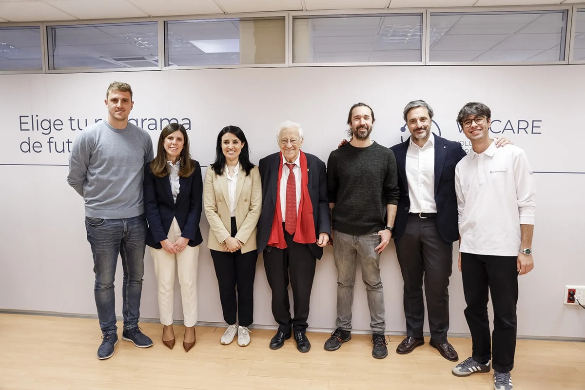 Foto de familia de los representantes de Ilunion, El Corte Inglés y Mensajeros de la Paz