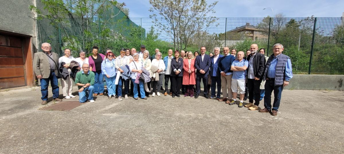 Participantes en la presentación de la guía