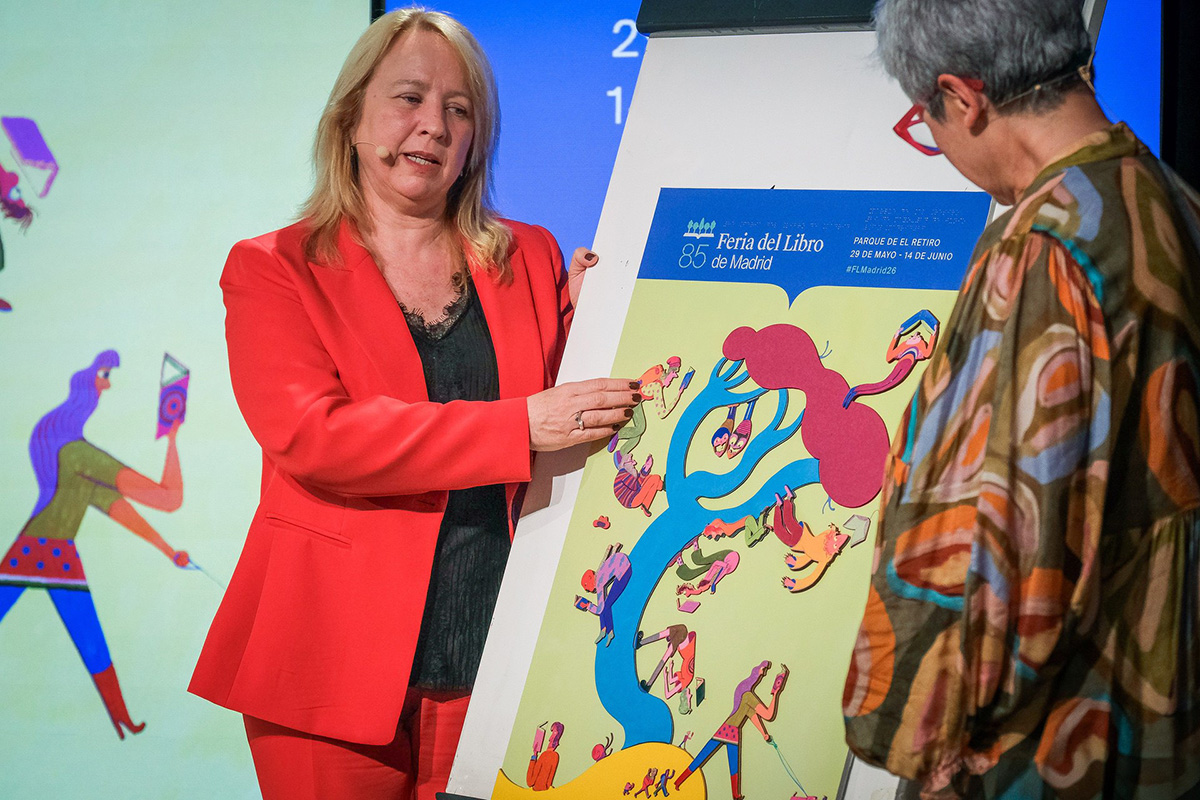 Carmen Bayarri y Eva Orúe presentan el cartel adaptado