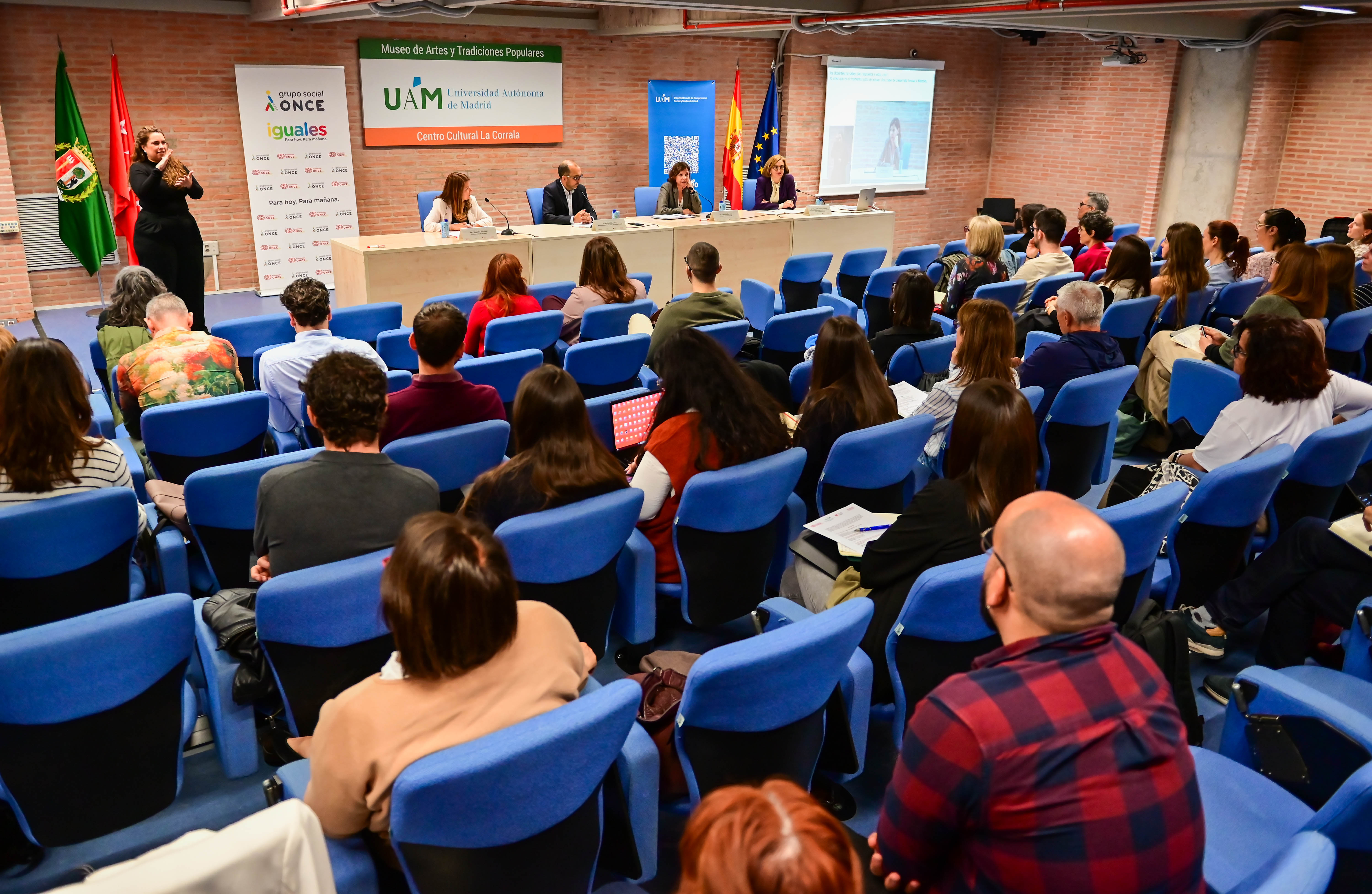 Imagen del salón de actos en el que se celebró la jornada durante la inauguración de la misma