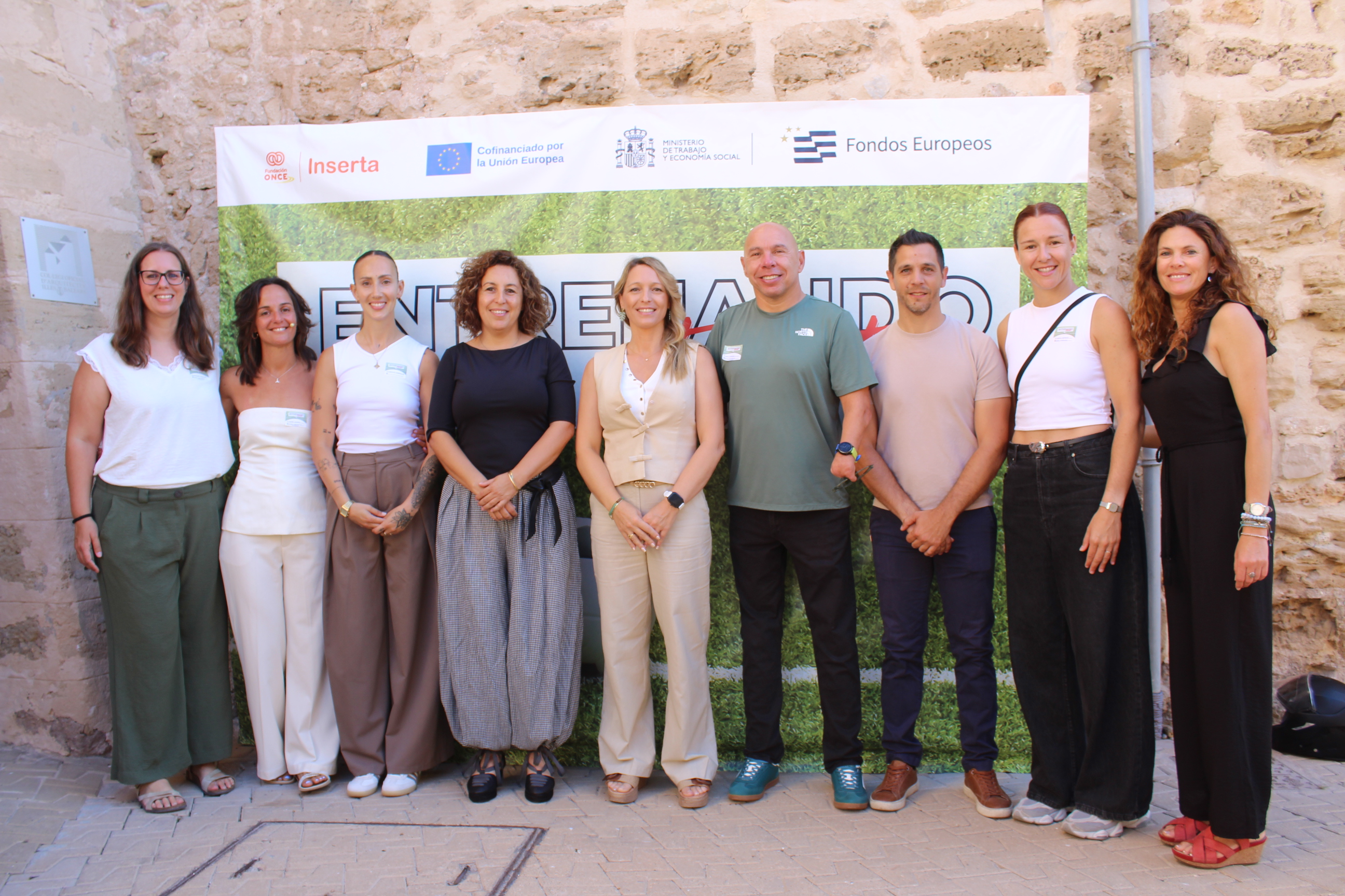 Foto de familia de la presentación del programa 