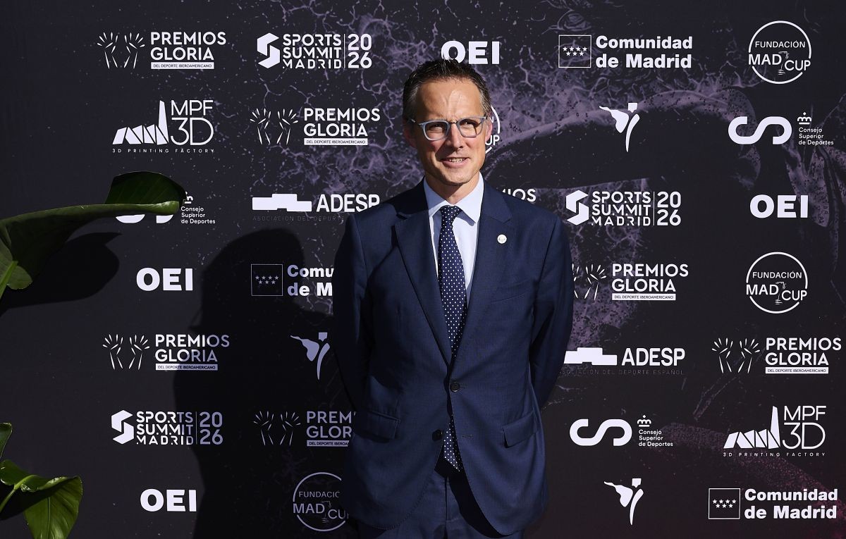 Fernando Riaño al recoger el premio