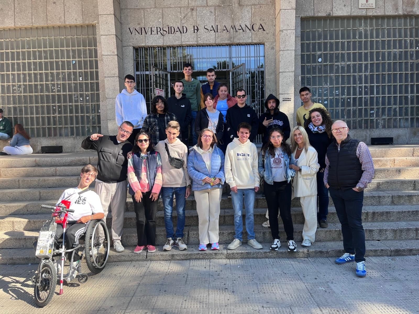 Grupo de alumnos graduados en Salamanca