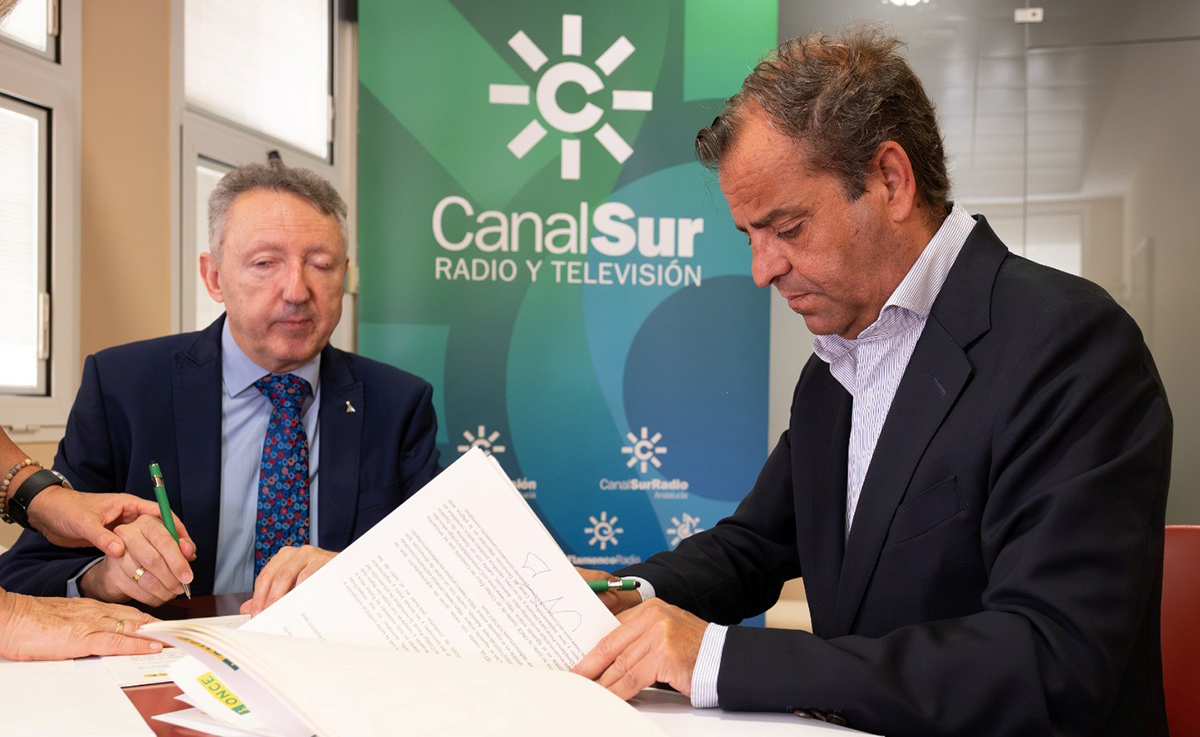 Cristóbal Martínez y Juande Mellado firman el convenio