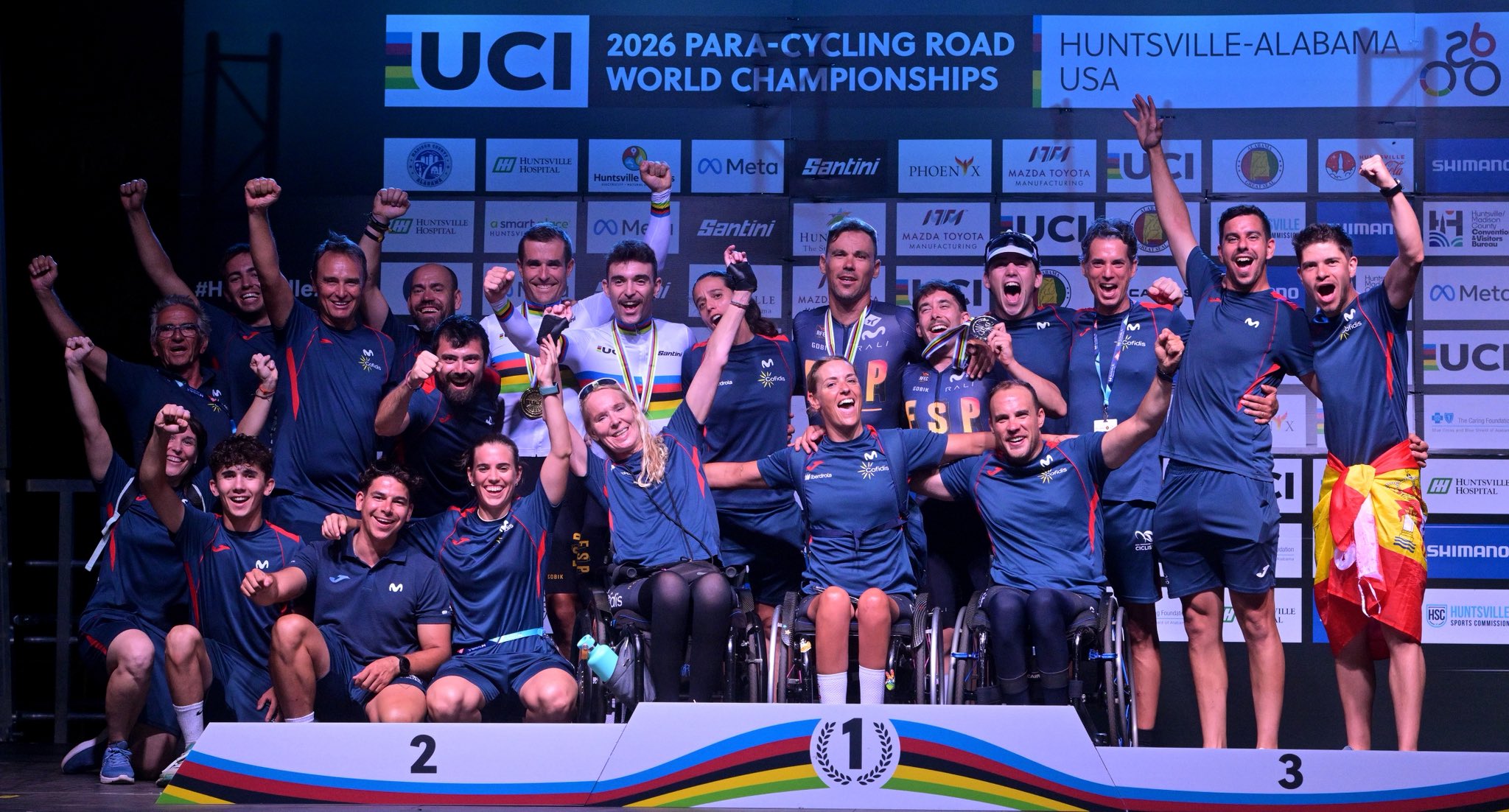 El equipo español al completo en el podio del Mundial