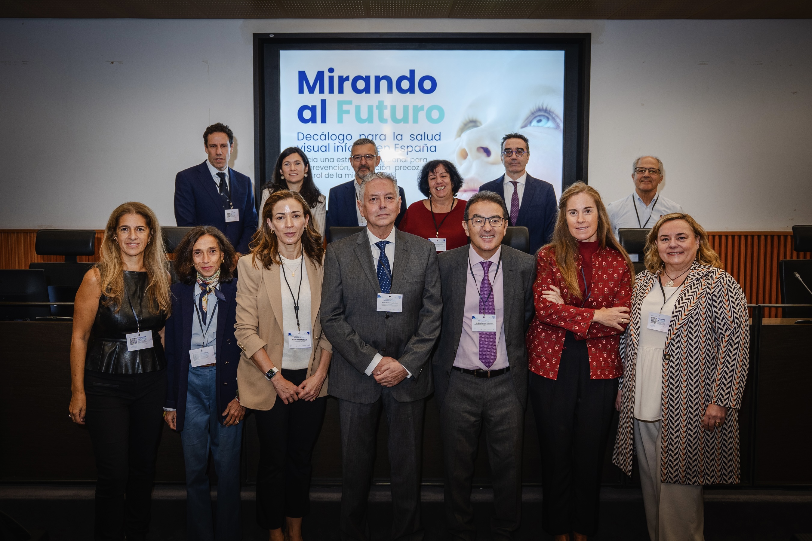 Foto de familia de los participantes en la jornada del  Congreso de los Diputados