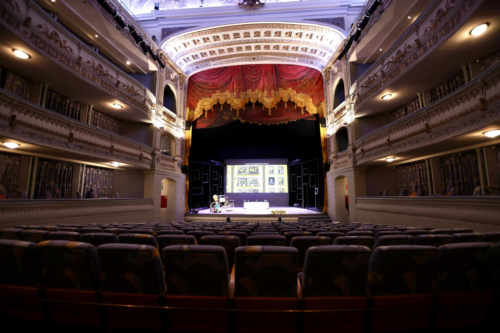 Teatro donde se celebró la gala, foto desde la última fila de butacas