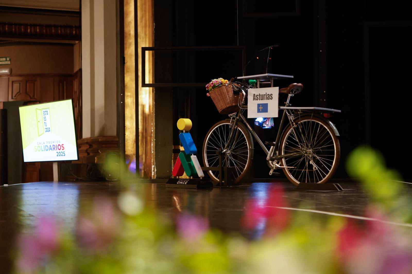 Atril de la gala de los Premios Solidarios Grupo Social ONCE Asturias