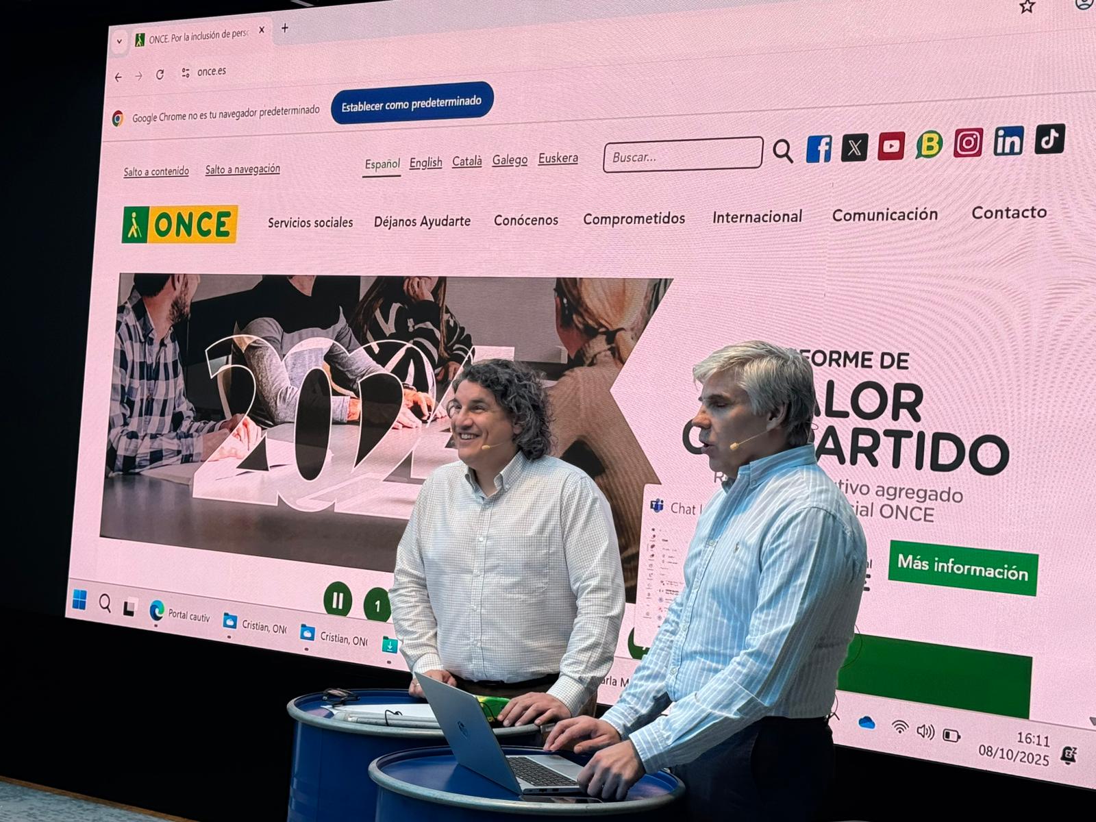 Cristian Sainz y Luis Palomares en uno de los eventos de Madblue dando una formación en accesibilidad a las startups asistentes al evento