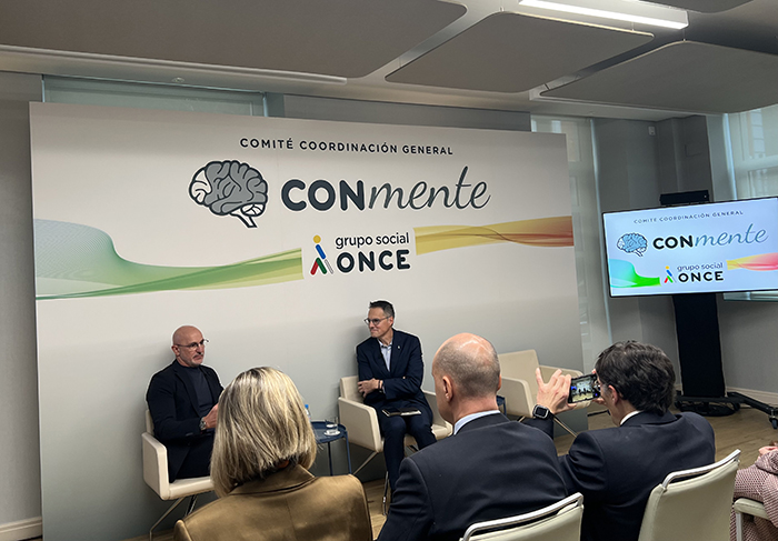 De la Fuente y Riaño durante la intervención del primero De la Fuente y Riaño durante la intervención del primero
