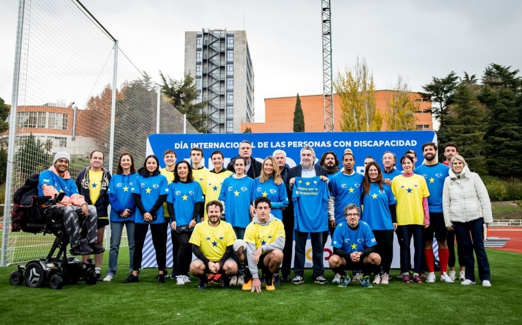 Eurodiputados y deportistas y miembros del Grupo Social ONCE, LaLiga y el responsables del CSD Eurodiputados y deportistas y miembros del Grupo Social ONCE, LaLiga y el responsables del CSD
