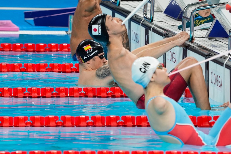 Nadadores paralímpicos preparados para competir