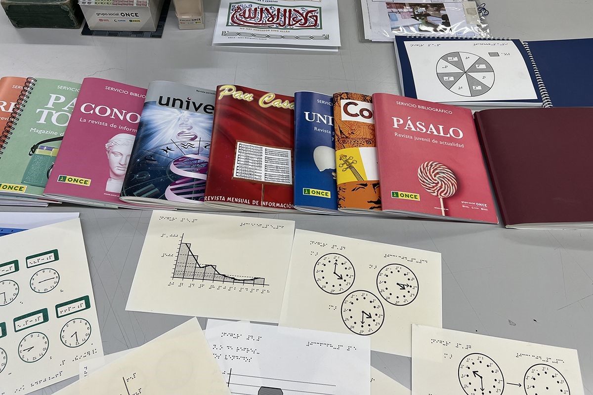 Libros, revistas y láminas en braille y relieve producidas en el SBO
