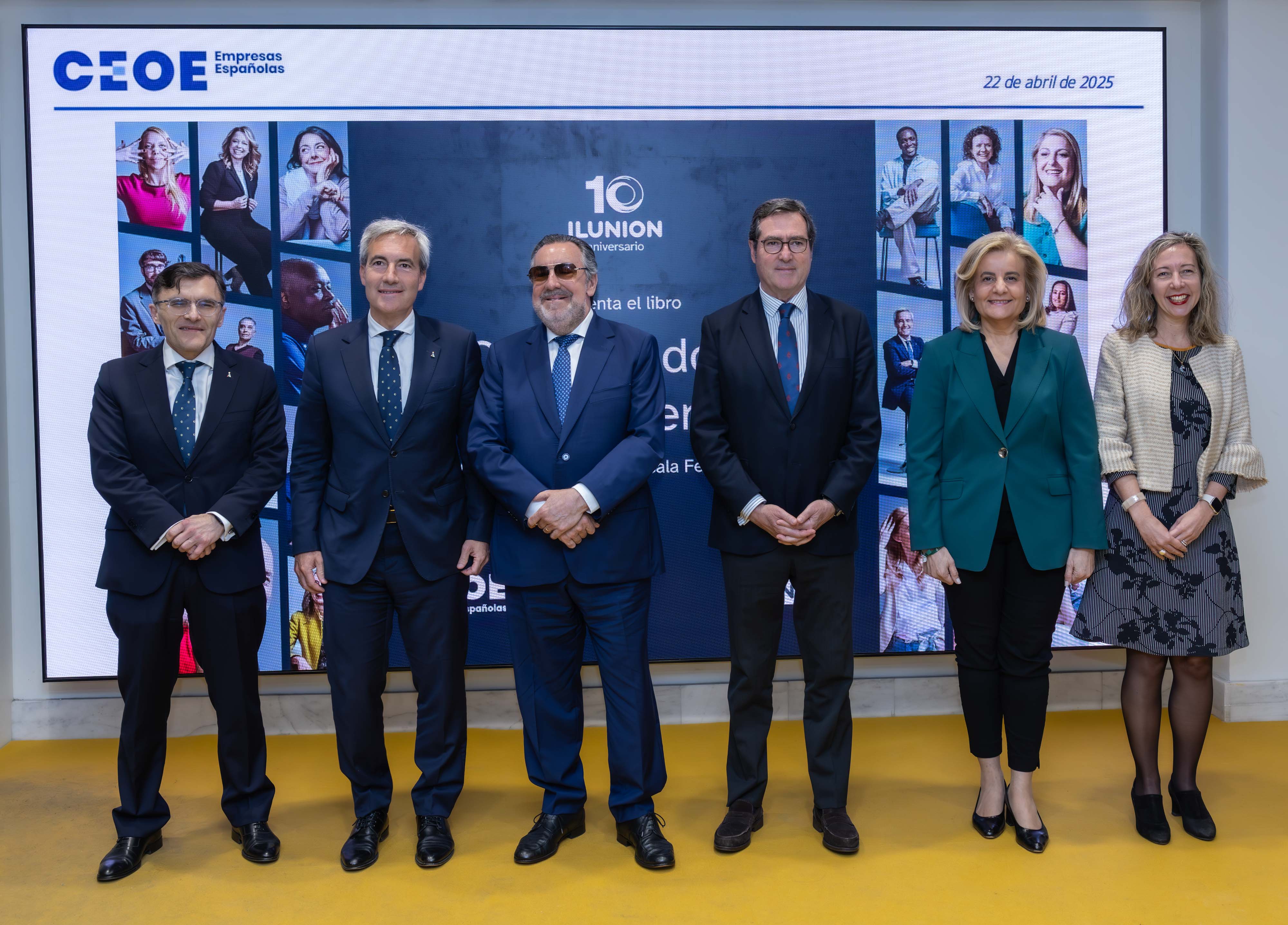 De izquierda a derecha: el vicepresidente del Grupo Social ONCE, Alberto Durán; el consejero delegado de ILUNION, Alejandro Oñoro;  el presidente del Grupo Social ONCE, Miguel Carballeda; el presidente de la patronal, Antonio Garamendi; la presidenta de la Fundación CEOE, Fátima Báñez; y la vicepresidenta segunda de la ONCE, Patricia Sanz.