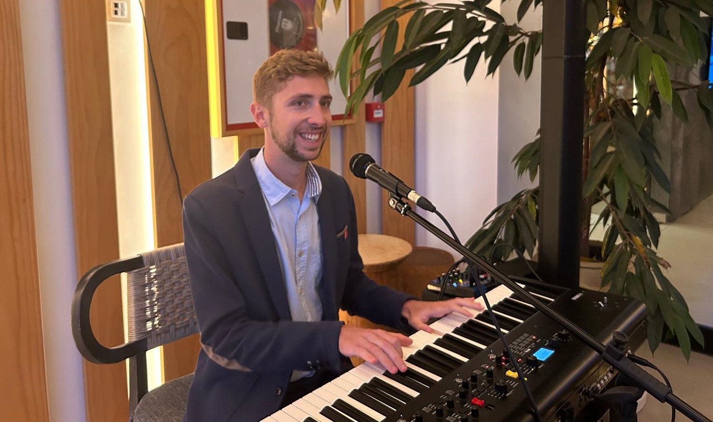 Jorge Caluz representa a España en el International Low Vision Song Contest
