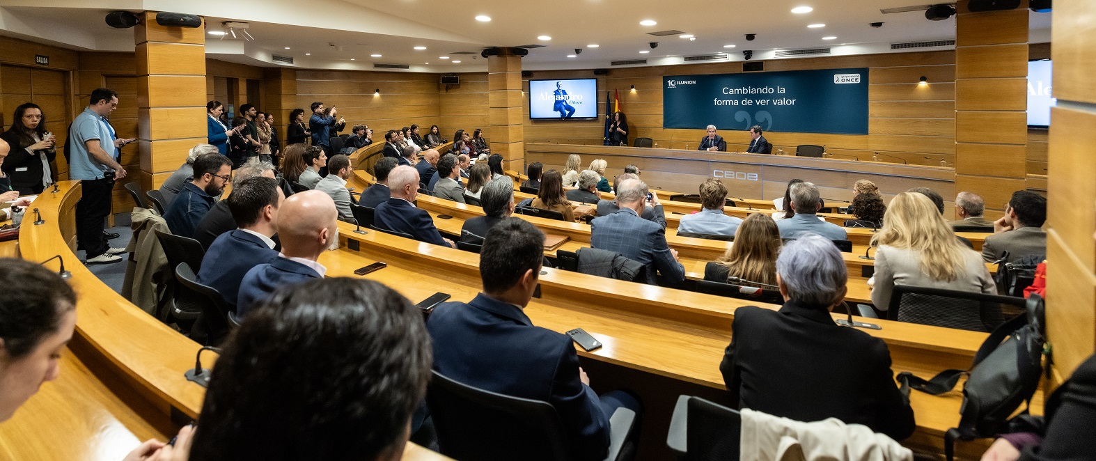 Panorámica del acto de presentación del libro de Ilunion