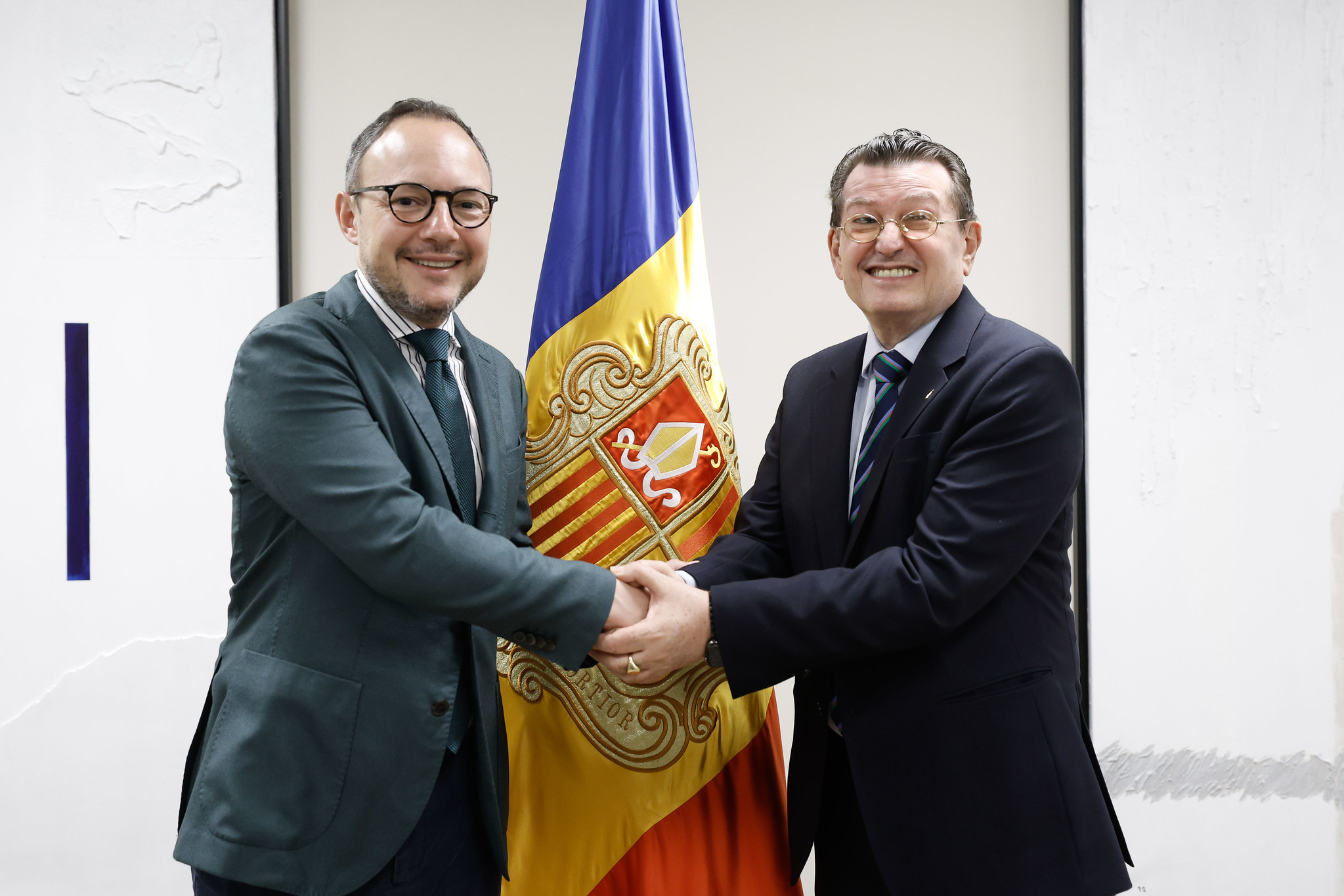De izquierda a derecha, el jefe de Gobierno de Andorra, Xavier Espot, y Ángel Sánchez, director general de la ONCE