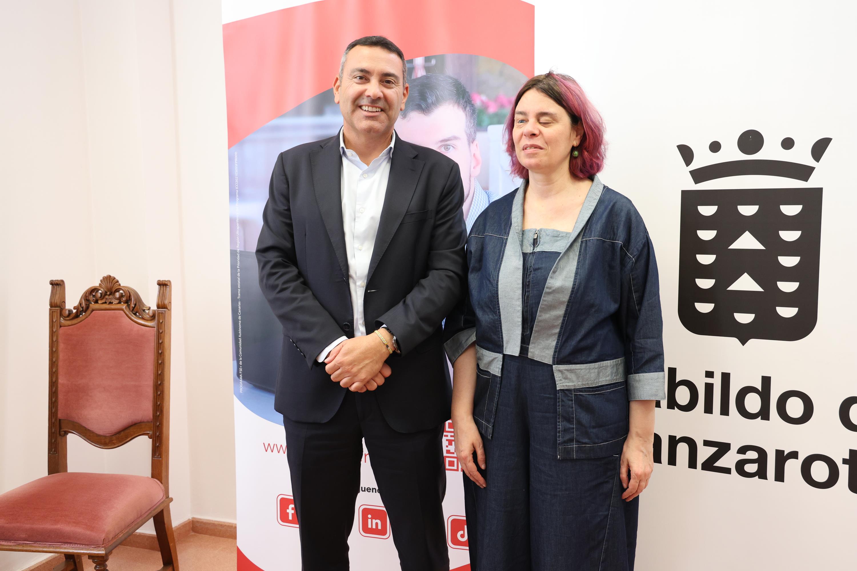 El presidente del Cabildo de Lanzarote y la secretaria general de Fundación ONCE e Inserta Empleo y directora de Transformación, Excelencia e Igualdad de Fundación ONCE | Foto de Inserta Empleo El presidente del Cabildo de Lanzarote y la secretaria general de Fundación ONCE e Inserta Empleo y directora de Transformación, Excelencia e Igualdad de Fundación ONCE | Foto de Inserta Empleo