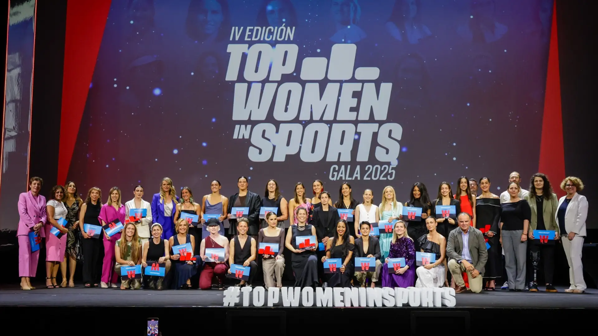 Foto de familia de las mujeres reconocidas en la IV Gala ‘Top Women in Sport’ Foto de familia de las mujeres reconocidas en la IV Gala ‘Top Women in Sport’