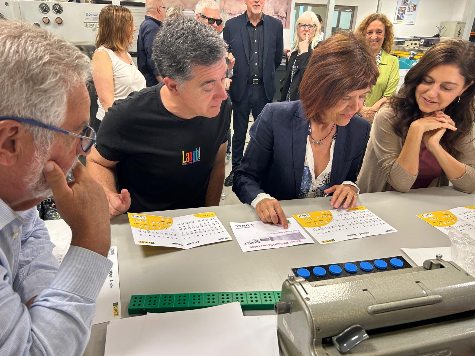 Taller braille en Barcelona con los escritores