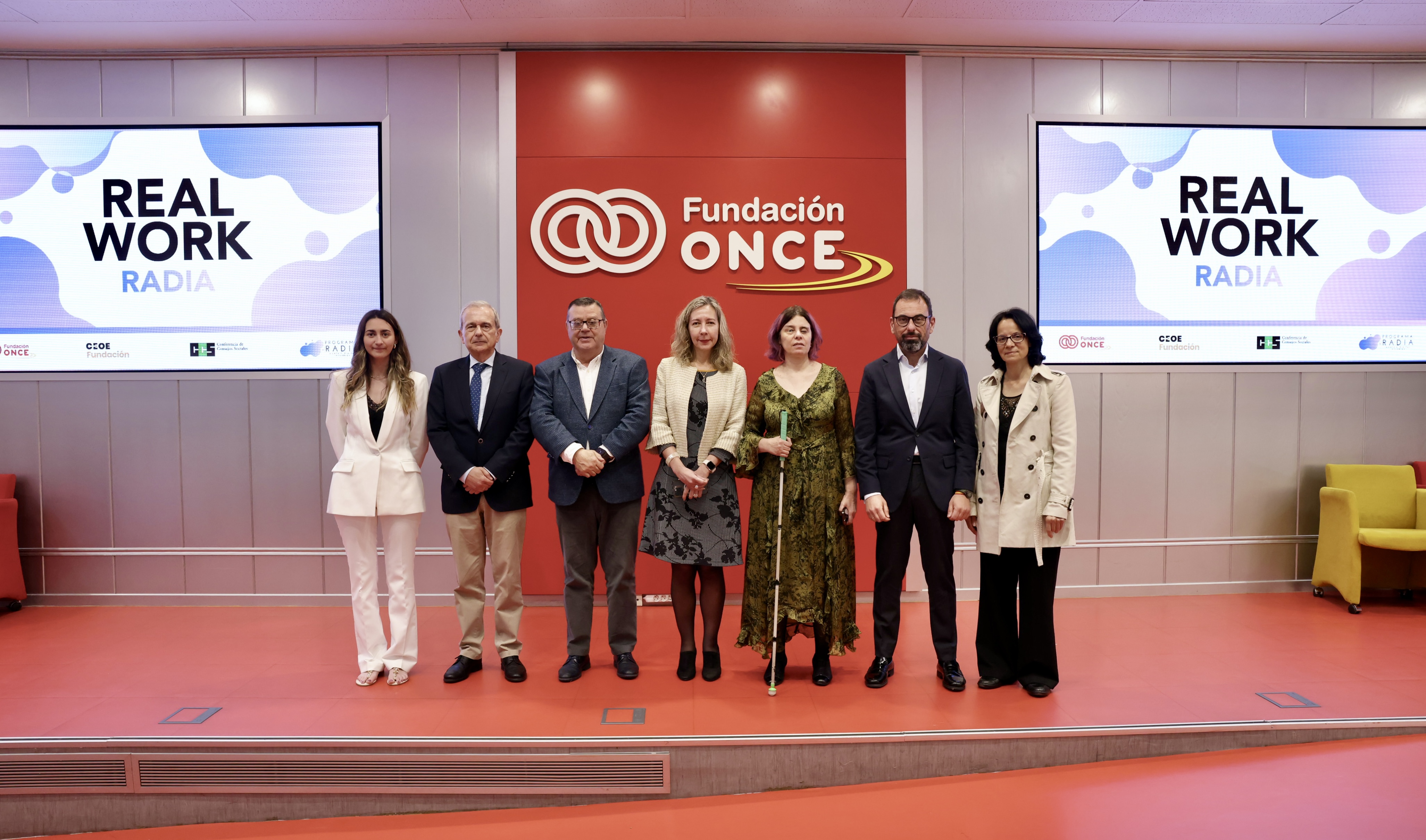 Foto de familia de los representantes de las tres entidades impulsoras del Programa RADIA en el acto celebrado en la sede de Fundación ONCE