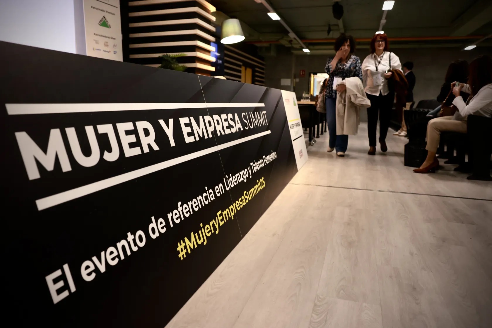 Aspecto de la sala de la entrega de las certificaciones 