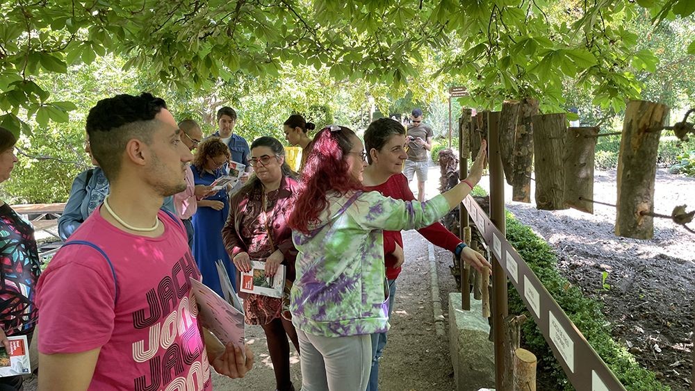 Personas con discapacidad visual durante la visita al Jardín Botánico Foto del RJB-CSIC