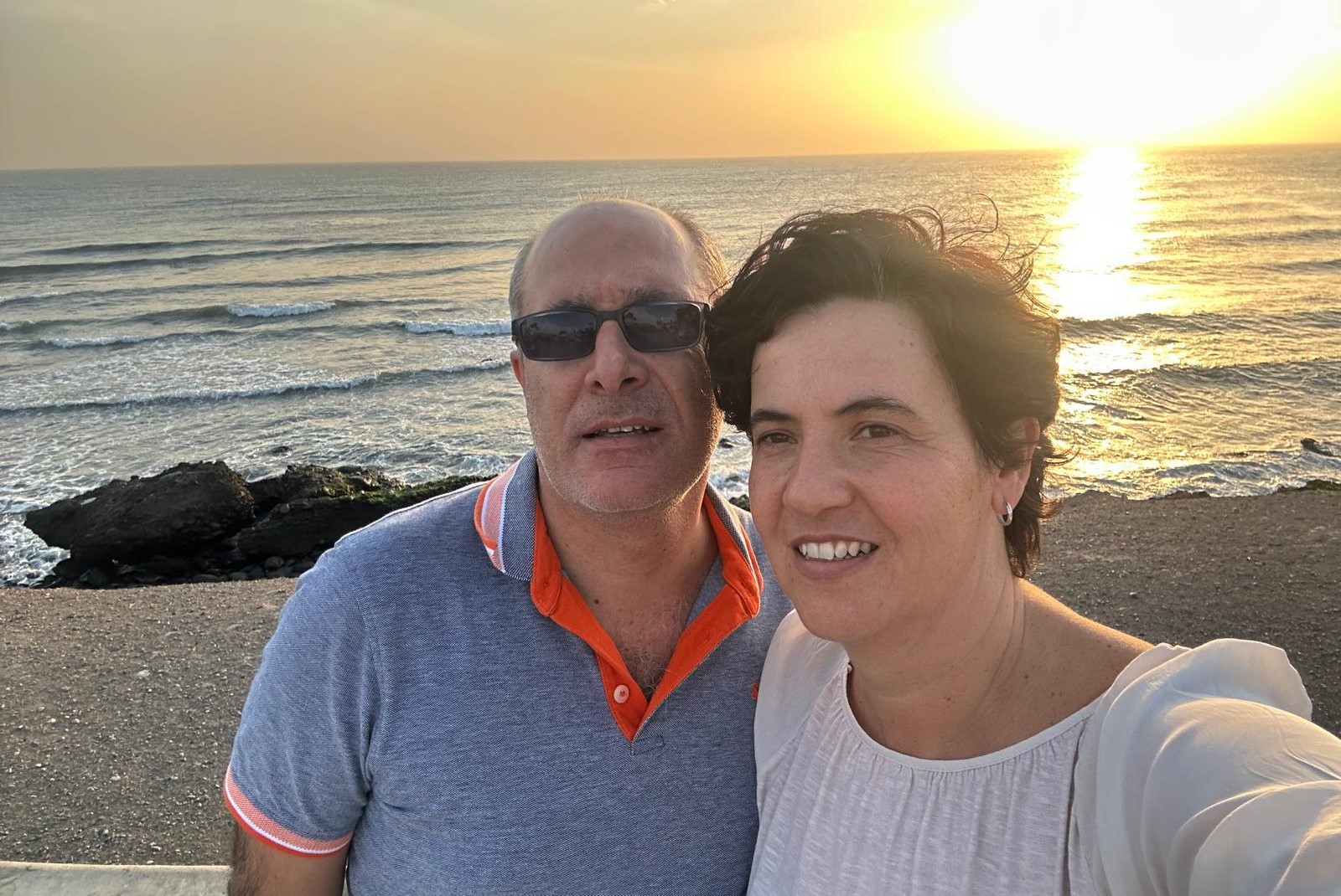 Fátima Román y Rafa Sarobe haciéndose un selfi durante sus vacaciones en Gran Canaria