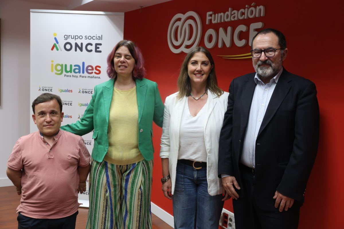 Asistentes a la firma del acuerdo en Fundación ONCE | Foto de Jorge Villa Asistentes a la firma del acuerdo en Fundación ONCE | Foto de Jorge Villa