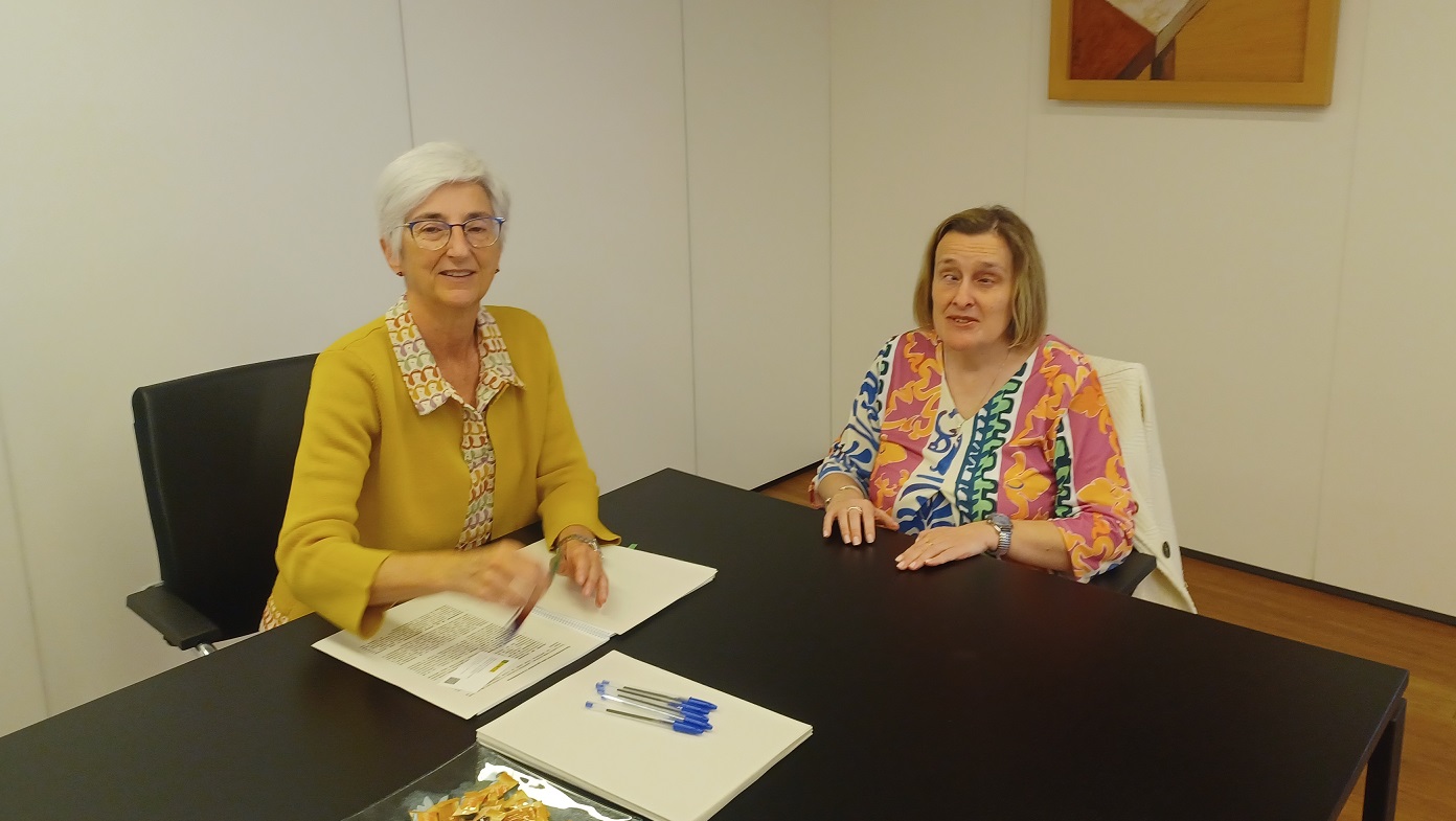 Imelda Fernandez, a la derecha, junto a la fiscal María José Segarra Imelda Fernandez, a la derecha, junto a la fiscal María José Segarra