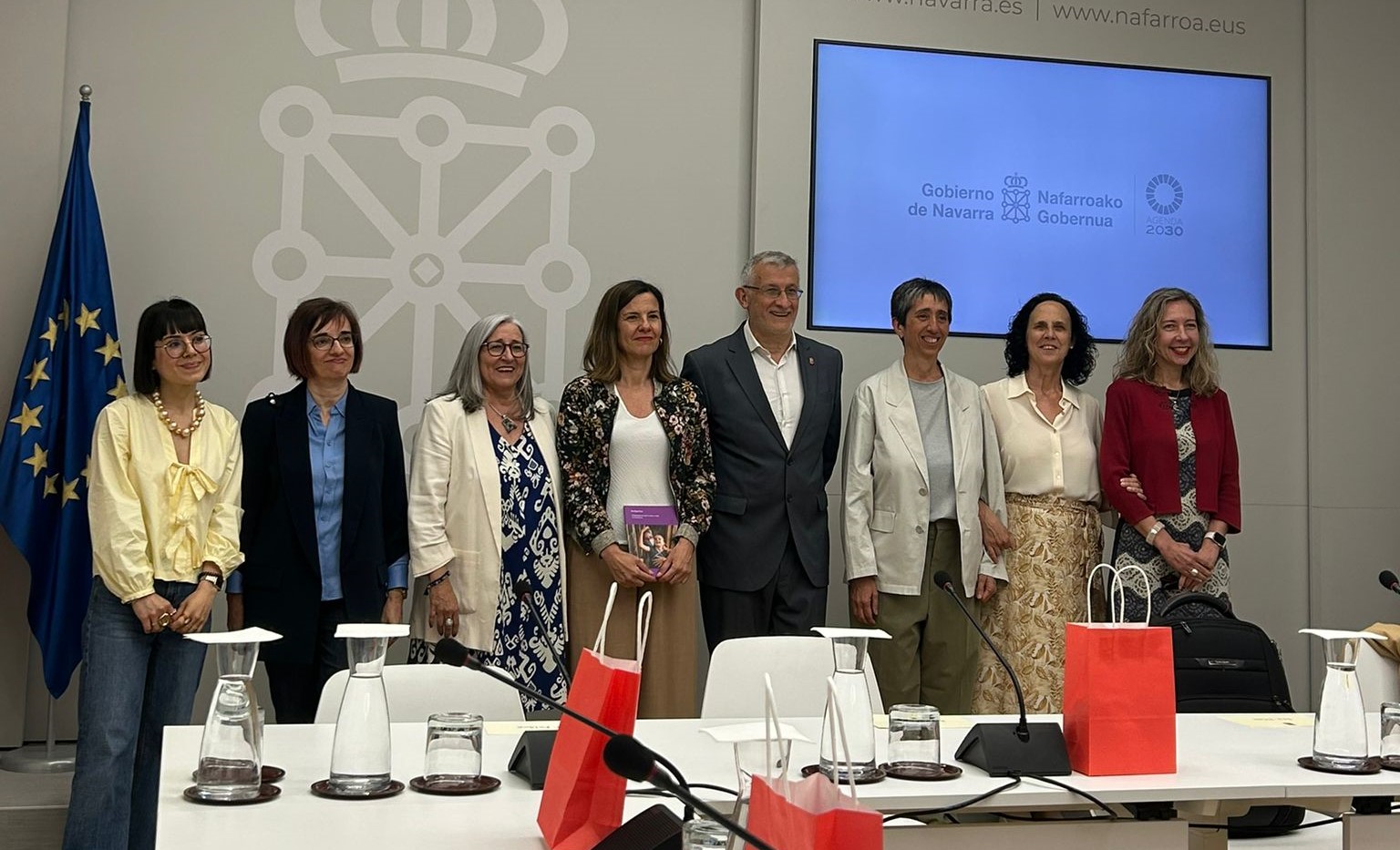 Patronato FCM y representantes Comunidad Foral de Navarra y Mari Luz Sanz Escudero, Presidenta del CERMIN Navarra. Patronato FCM y representantes Comunidad Foral de Navarra y Mari Luz Sanz Escudero, Presidenta del CERMIN Navarra.