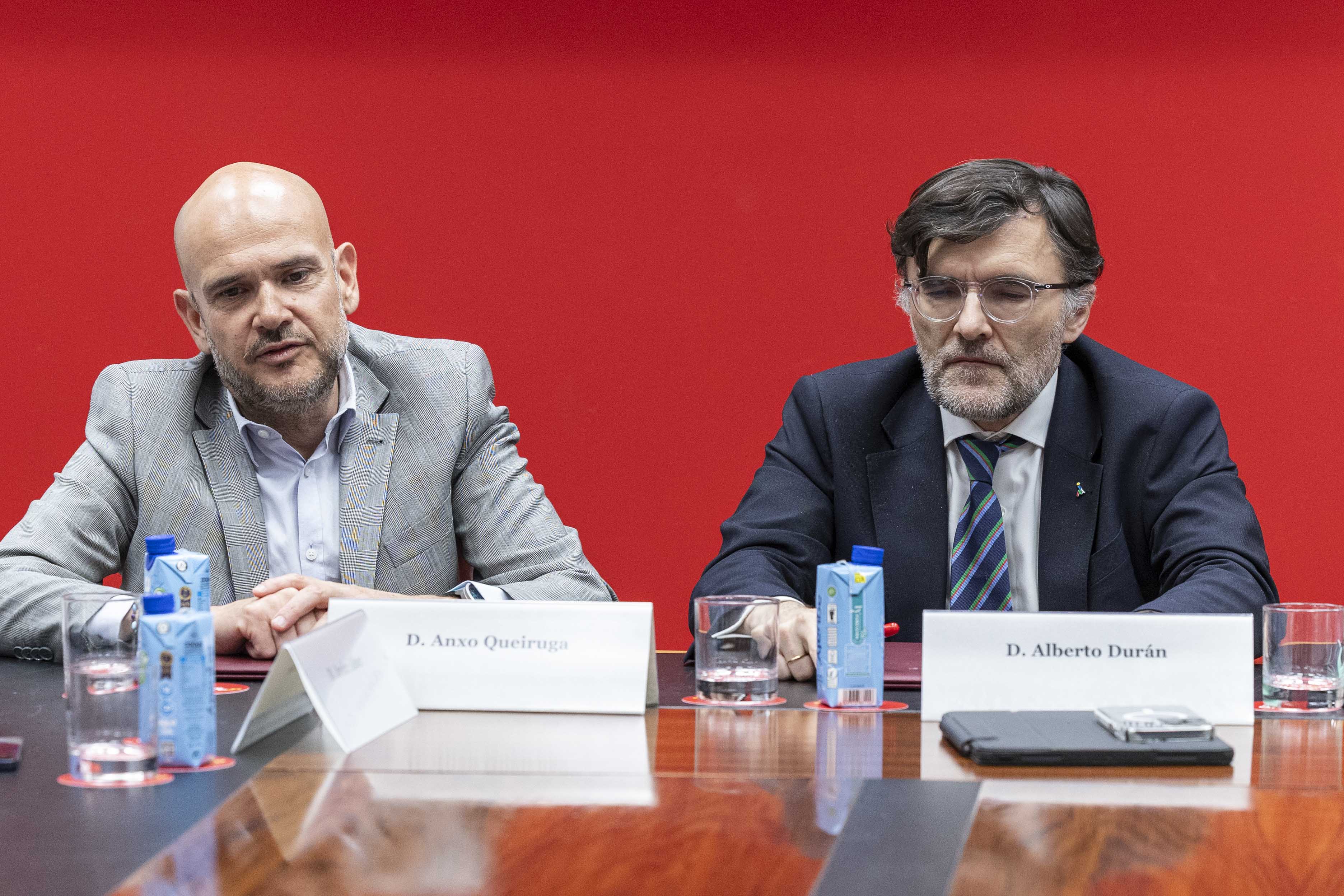 Queiruga y Alberto Durán en la firma del acuerdo