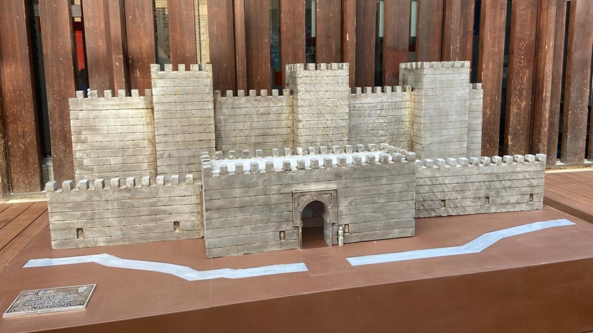 Maqueta tiflológica de la Muralla de Murcia