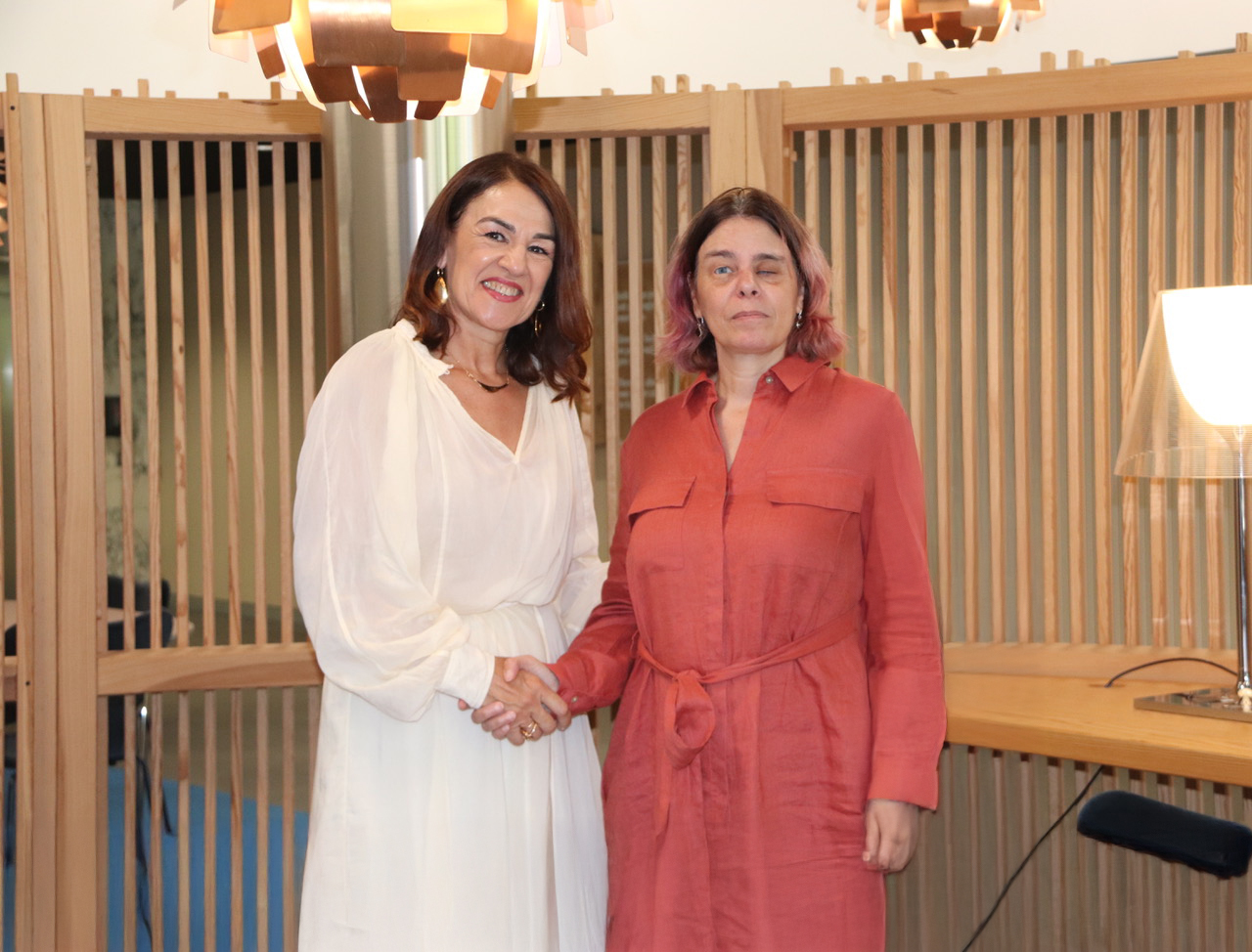 De izquierda a derecha, Nuria Agirre y Virginia Carcedo De izquierda a derecha, Nuria Agirre y Virginia Carcedo