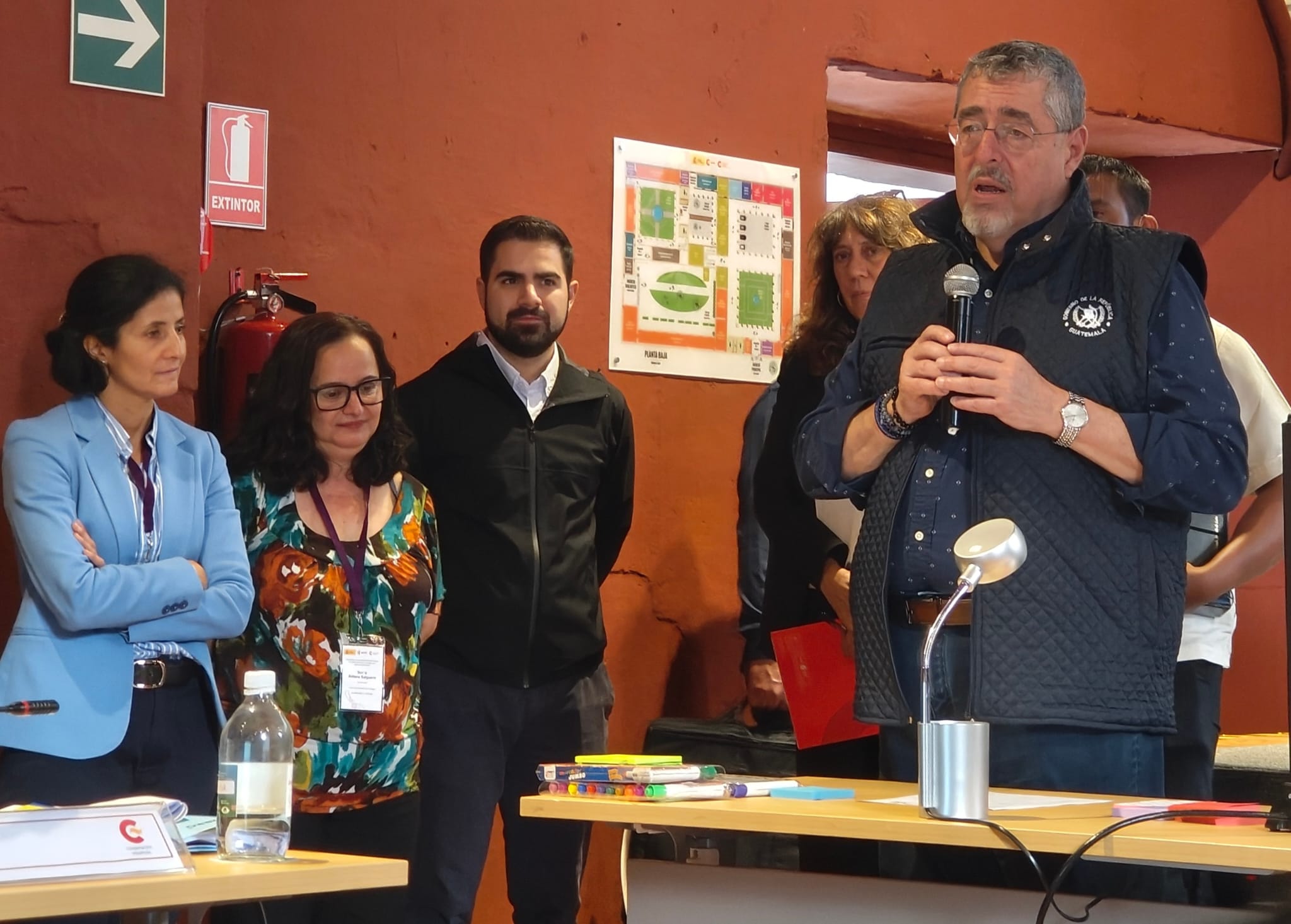El presidente de Guatemala en el encuentro organizado por FOAL El presidente de Guatemala en el encuentro organizado por FOAL