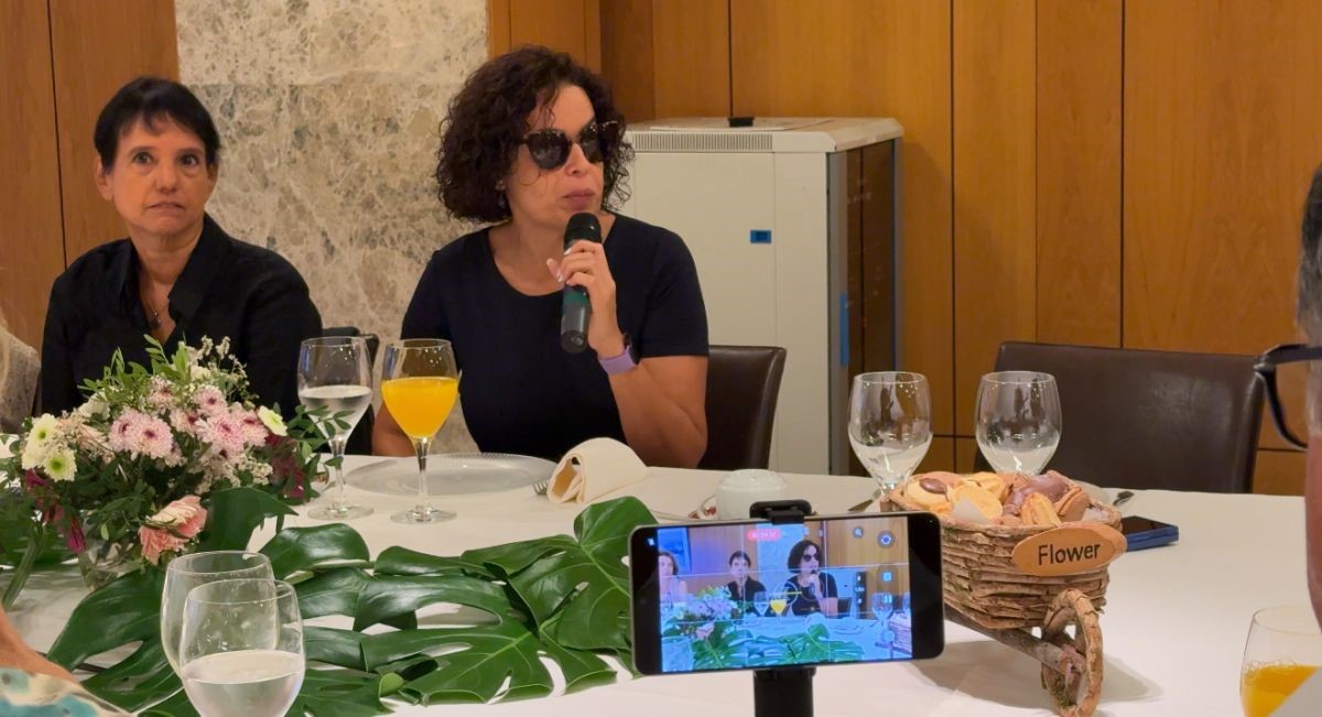 Momento de la intervención de Lourdes González durante su intervención en la rueda de prensa con directivos de la Fundación ONCE en Santander