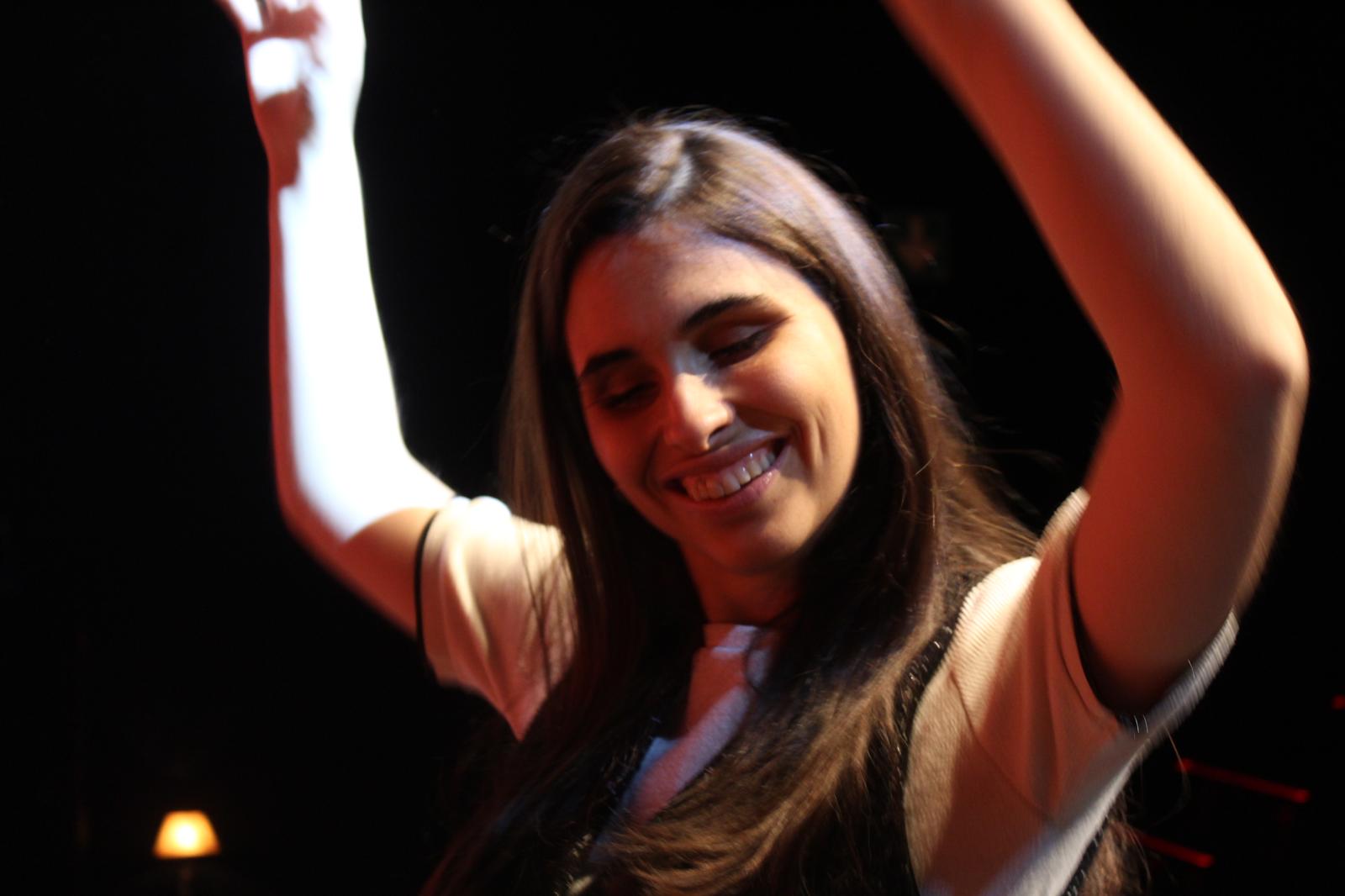 Belén González del Amo sonríe feliz tras protagonizar la reciente campaña de sensibilización social Cambiando la forma de ver valor