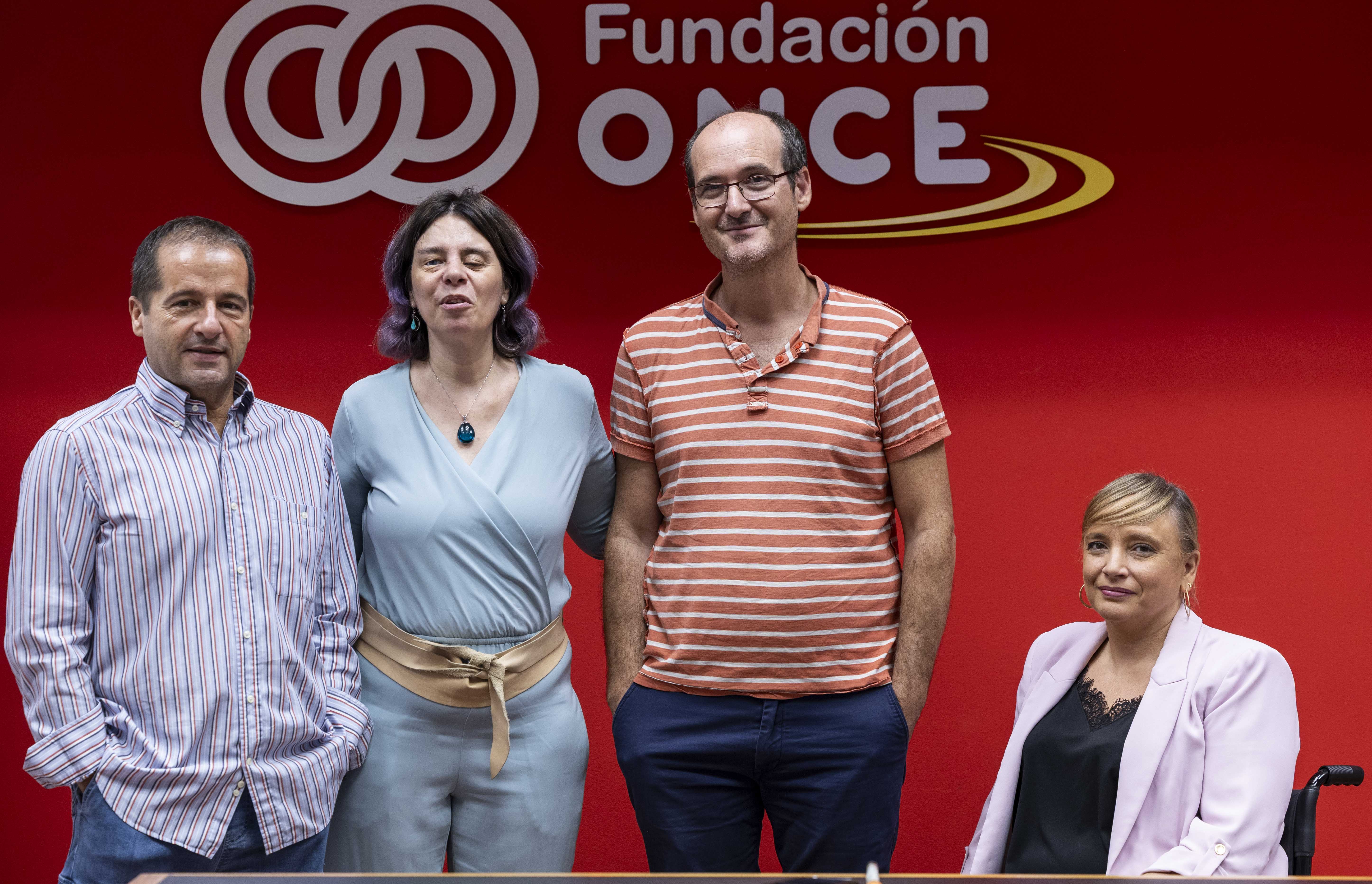 Foto de familia del acuerdo entre Fundación ONCE, Inserta Empleo y Fundación Triángulo Foto de familia del acuerdo entre Fundación ONCE, Inserta Empleo y Fundación Triángulo