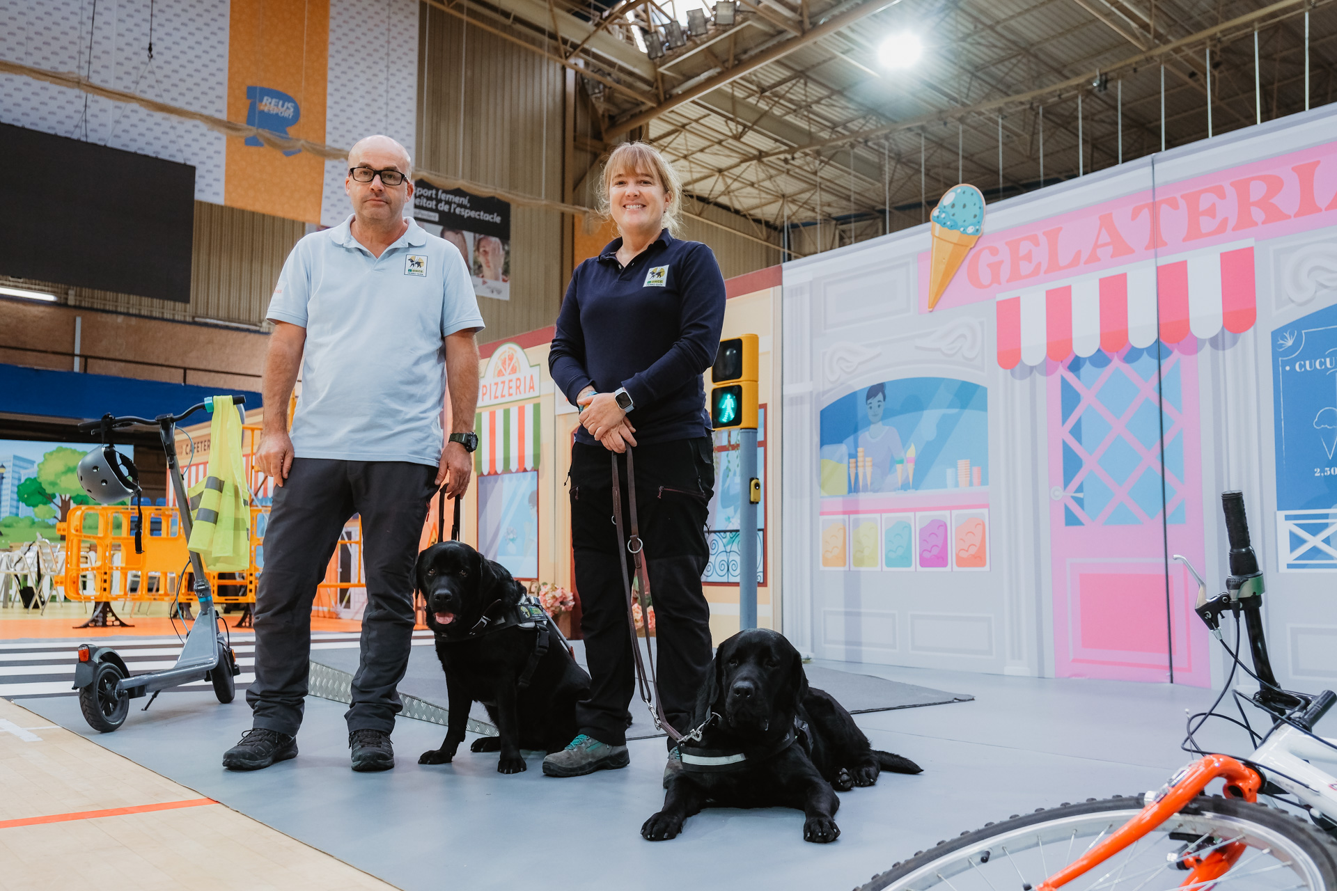 Mikado y Yudi, junto con sus instructores Manuel de la Dehesa y Elena Molina