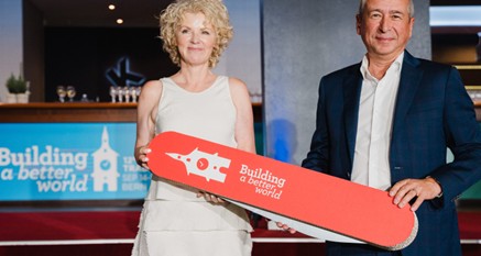 Romana Girandon, presidenta de EL, y Jean-Luc Moner-Banet, presidente de la lotería anfitriona