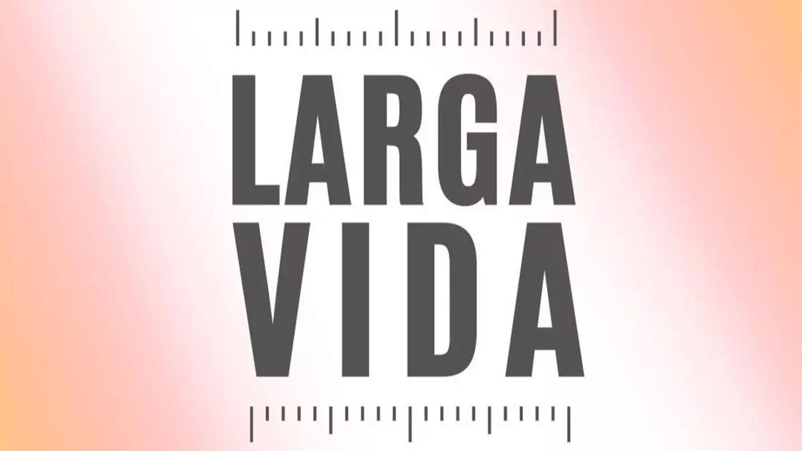 Imagen del logo con el título del podcast Larga Vida