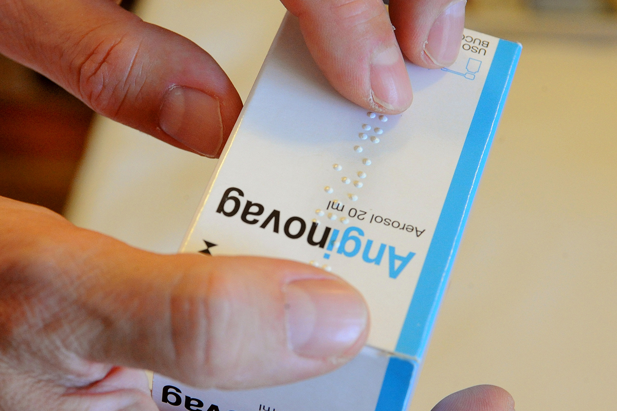 Medicamento etiquetado en braille