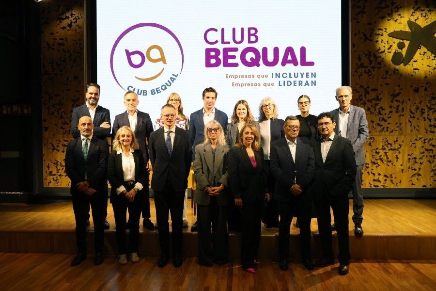 Asistentes al acto de presentación del Club Bequal | Foto de Jorge Villa