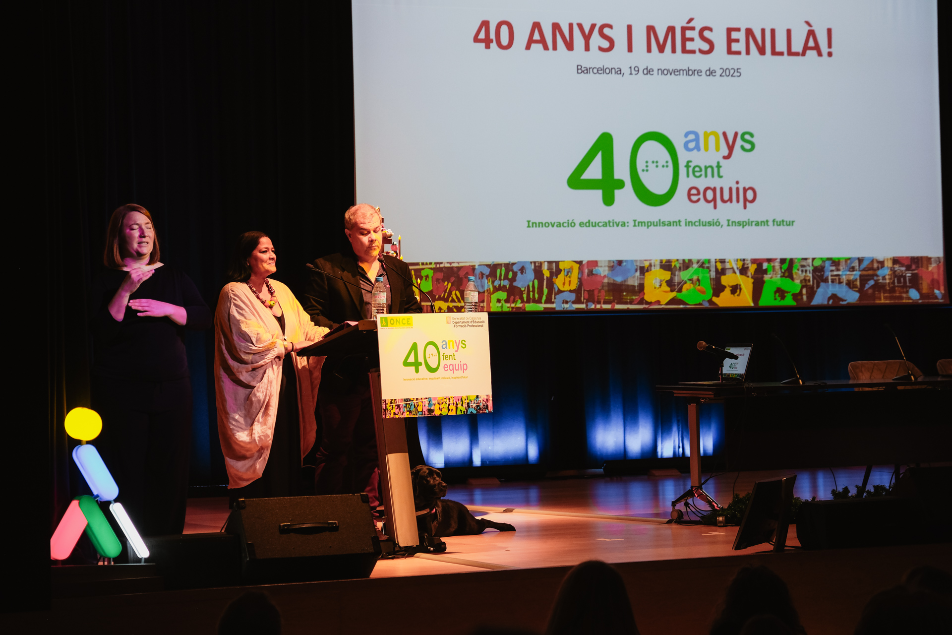 Manel Eiximeno en el momento de su intervención en la jornada de celebración del 40 aniversario del CRE de Barcelona