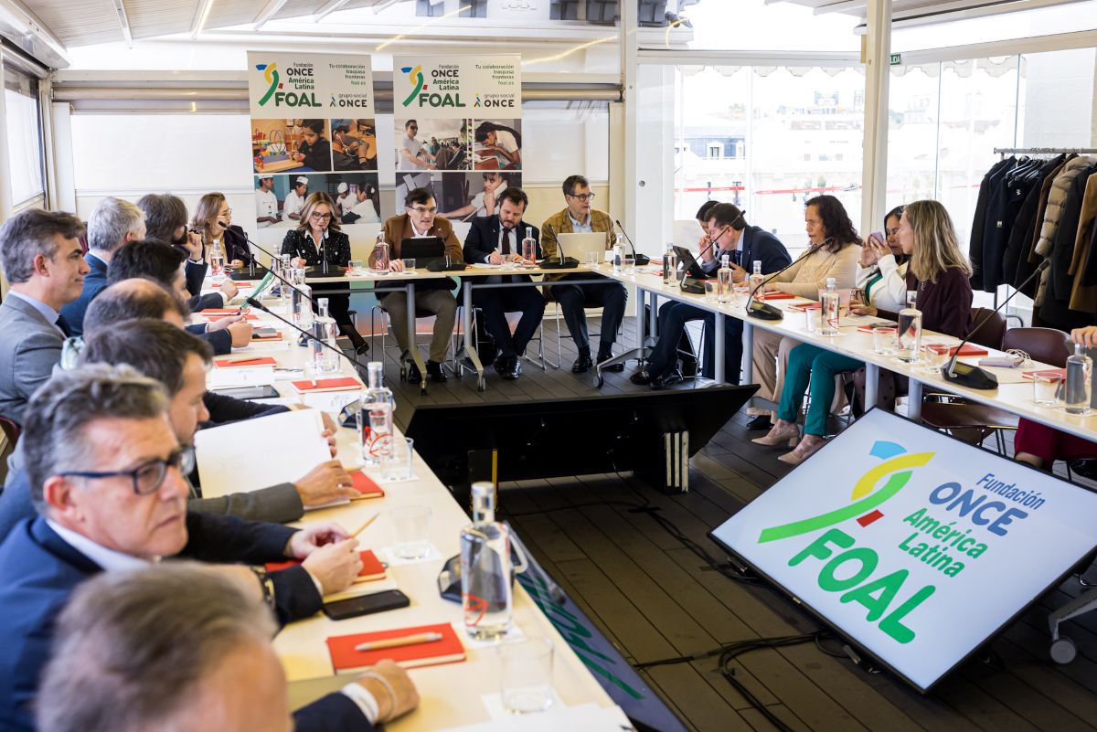 Panorámica de la mesa del Patronato de FOAL celebrado en la sede de la Fundación Mapfre el pasado 24 de noviembre